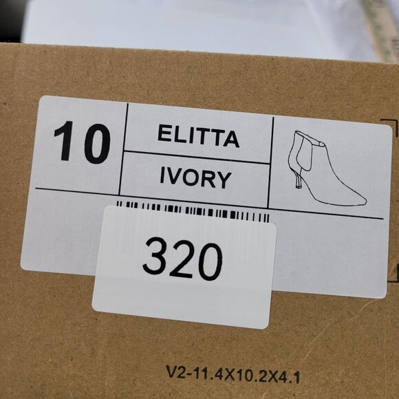 NEW Journee Collection Elitta Ivory Womens 10 Ankle Booties Faux Suede Pointed - Picture 10 of 10